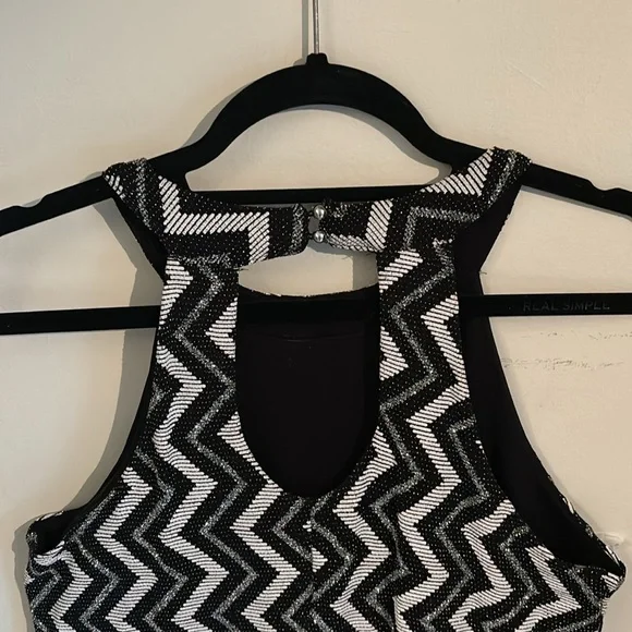Candie's Black and White Zigzag Dress - Picture 5 of 11